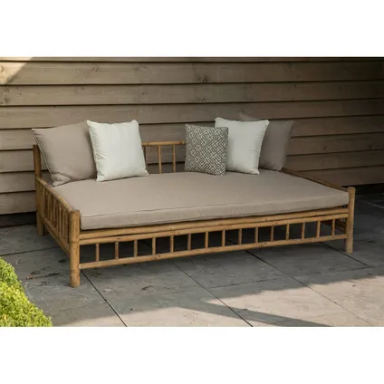 Persoon Exotan Bamboe lounge daybed bamboo natural finish 3