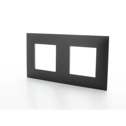 Plaque de recouvrement double Legrand horizontal/vertical noir Vanela Next 71 mm 3