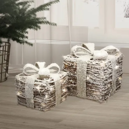 Set de 2x boîtes cadeaux LED blanc chaud en rotin décoration de Noël neigeux 8