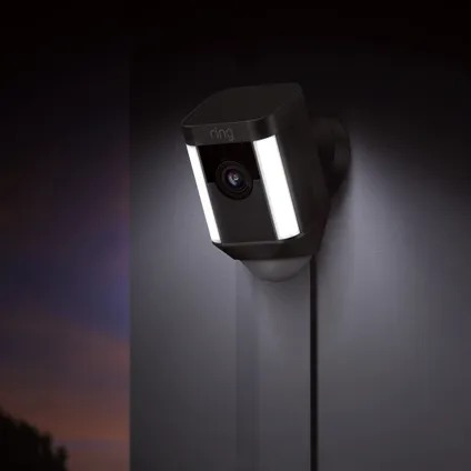 Ring Spotlight Cam bewakingscamera bedraad zwart 3