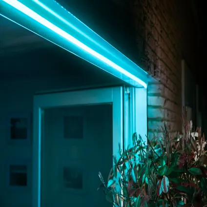 Ruban lumineux Lightstrip extérieur Philips Hue - Lumière blanche et colorée - 2 m 8