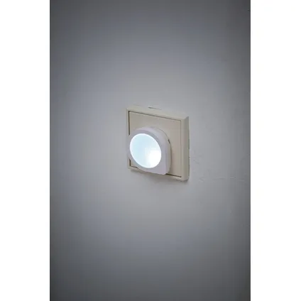 Brennenstuhl LED nachtlampje NL 01 QD wit met schemersensor 5