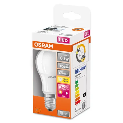 Osram ledlamp Daylight Sensor Classic A warm wit E27 8,8W 4