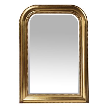 Vergulde spiegel voor op een schoorsteenmantel
