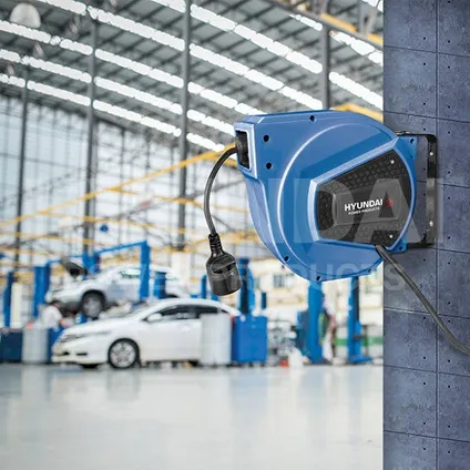 Hyundai stroomhaspel 15 meter - Kabelhaspel automatisch - Incl. draaibare muurbevestiging 2