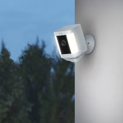 Ring beveiligingscamera Spotlight Cam Plus - op batterij - 1080p HD-video - wit 2