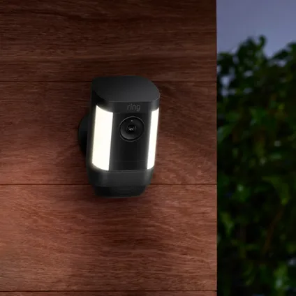 Ring beveiligingscamera Spotlight Cam Pro - op batterij - 1080p HD-video - zwart 2