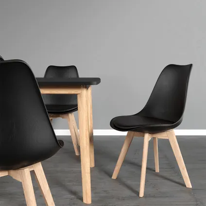 Set van 4 zwarte NORA Scandinavische stoelen met kussen 7