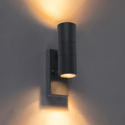 QAZQA Buiten wandlamp donkergrijs 2-lichts met schemersensor - Duo 2