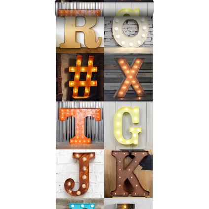 papier peint intissé XXL lettres lumineuses en bois – marquee orange, beige, gris, rouge et bleu