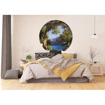 papier peint panoramique rond adhésif montagnes avec des arbres vert, bleu et beige 2