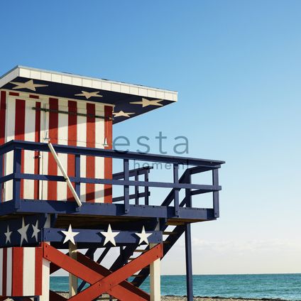 ESTAhome fotobehang strandhuis rood, wit en blauw - 156514