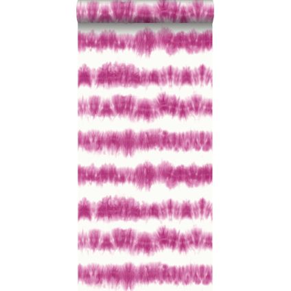 behangpapier horizontale tie-dye shibori strepen intens fuchsia roze en mat wit