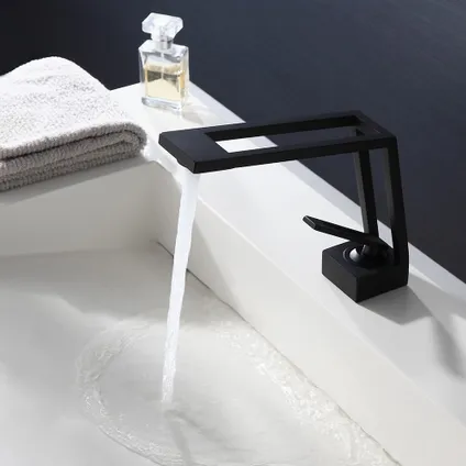 Mitigeur lavabo design - Noir mat 2