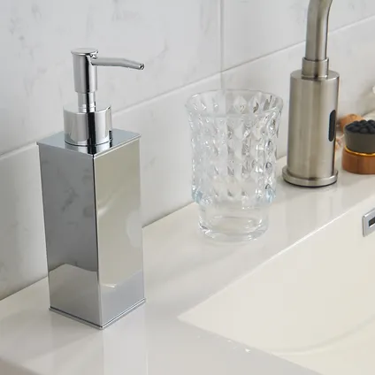 VDN Stainless Pompe à savon - Distributeur de savon - Pompe à savon sur pied - Chrome - Carrée - Acier inoxydable 4