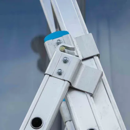 Eurostairs uitgebogen driedelige ladder - Reform ladder - 3x10 sporten + gevelrollen 8