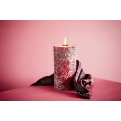 Bolsius Stub Candle Velvet rouge Ø68 mm - Hauteur 19 cm - Rouge foncé - 85 heures de brûlure 3