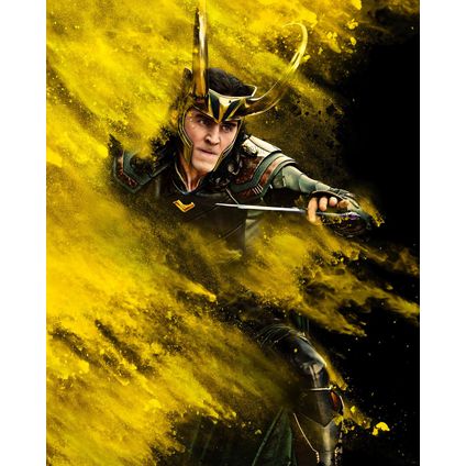 Komar fotobehang Loki misses geel en zwart - 2 x 2,50 m - 612774