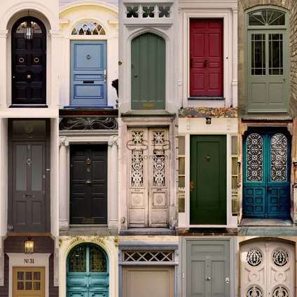 ESTAhome XXL behang vintage deuren beige, blauw, rood en groen - 50 x 900 cm - 158504 4