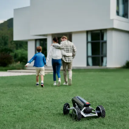 EcoFlow Robotic Lawn Mower BLADE 6
