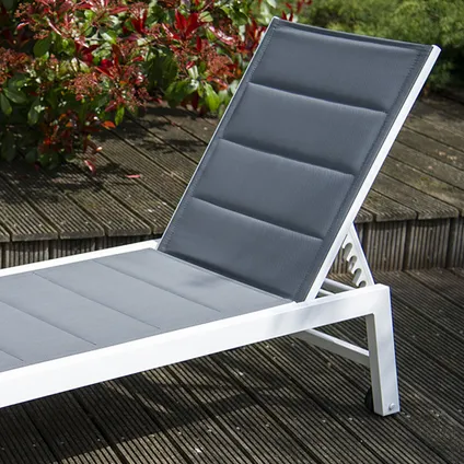 BARBADOS ligstoel in grijs textilene - wit aluminium 6