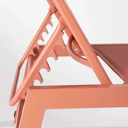 Oviala Noumea Set van 2 aluminium en textilène ligstoelen in kleur klei 5