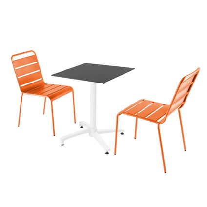 Oviala Opéra Set van een zwart gelamineerde tuin tafel en 2 oranje stoelen