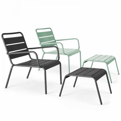 Oviala 2 relaxstoelen met grijze metalen voetsteunen en saliegroene bekleding