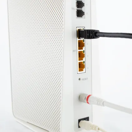 Qnected® Cat 6 UTP Netwerkkabel 1 meter | Gigabit Ethernet | PoE++ | Snagless RJ45 | Zwart 5