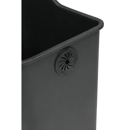 De EKO Rejoice rechthoekige pedaalemmer van mat RVS en zwart kunststof deksel. 2 kunststof binnenemmers (2x 12 ltr). Ideaal voor het scheiden van afval. Deze vuilbak is tevens voorzien van gedempt kunststof deksel en Fingerprint Proof coating. 6