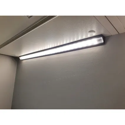 Réglette LED lumineuse d'angle cuisine Modulo 60 cm